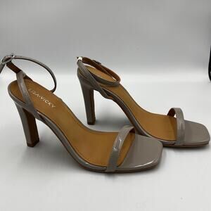 NWB Lisa Vicky Grace Patent Ankle Strap Sandal Pebble Women's Size 8.5 M
